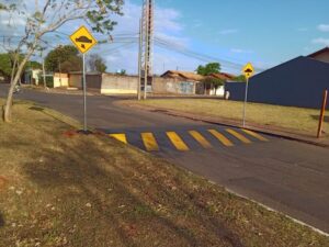 Após pedido de Landmark, Agetran instala quebra-molas em trecho de risco no bairro Buriti 