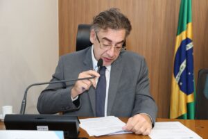 CCJR analisa matérias que reconhecem profissionais essenciais para o desenvolvimento de MS