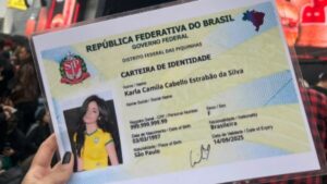 Camila Cabello posta "RG brasileiro" nos stories