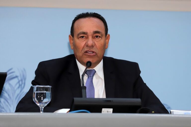 Carlão cobra celeridade da Sisep para operação tapa-buracos em toda Campo Grande