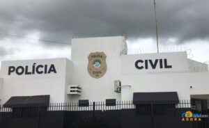 Celular é furtado durante almoço em residência no centro de Sonora