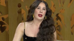 Claudia Raia se desculpa após polêmica com espectador de teatro