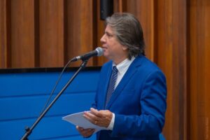 Deputado Caravina solicita prioridade no recapeamento do BNH 4º Plano em Dourados