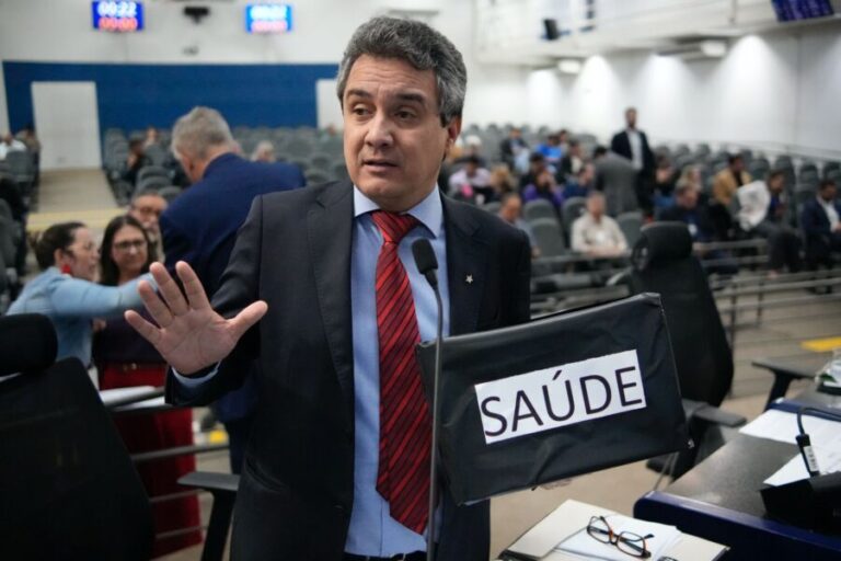 Durante sessão, Landmark pede abertura da “caixa-preta” da saúde em Campo Grande
