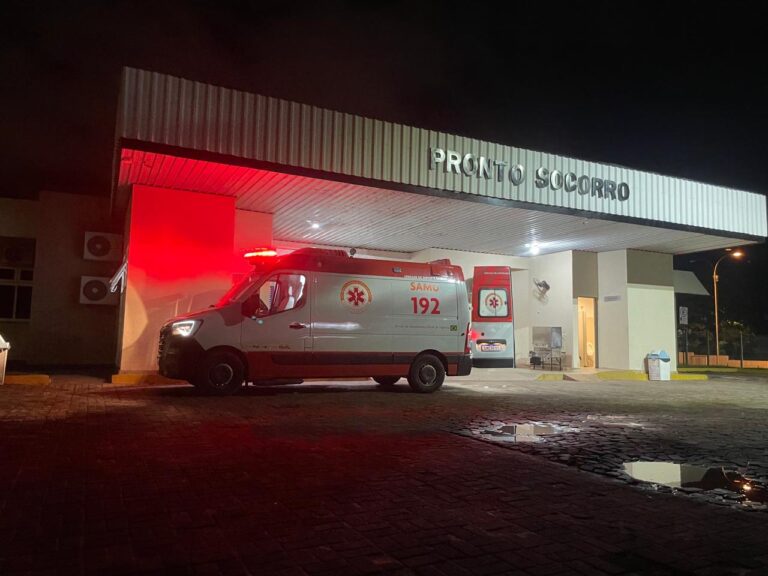 Homem é esfaqueado em avenida de Coxim e dirige até hospital para buscar socorro