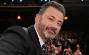 Jimmy Kimmel volta ao ar após suspensão de seu programa