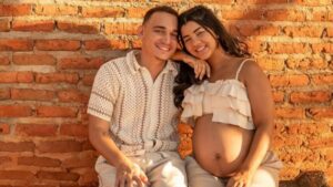 João Gomes cancela show por filho e prefeita critica