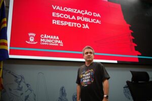 Landmark defende servidores da educação e reforça campanha por valorização da escola pública