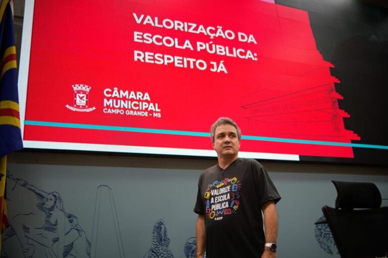 Landmark defende servidores da educação e reforça campanha por valorização da escola pública