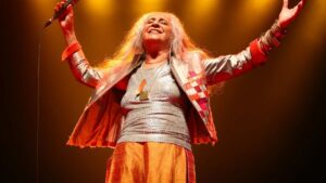 Maria Bethânia cantará inédita de Rita Lee e tema de RoRo em show