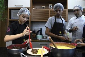 Master Chef na Rede Estadual: alunos aprendem gastronomia e sonham com sucesso na carreira profissional