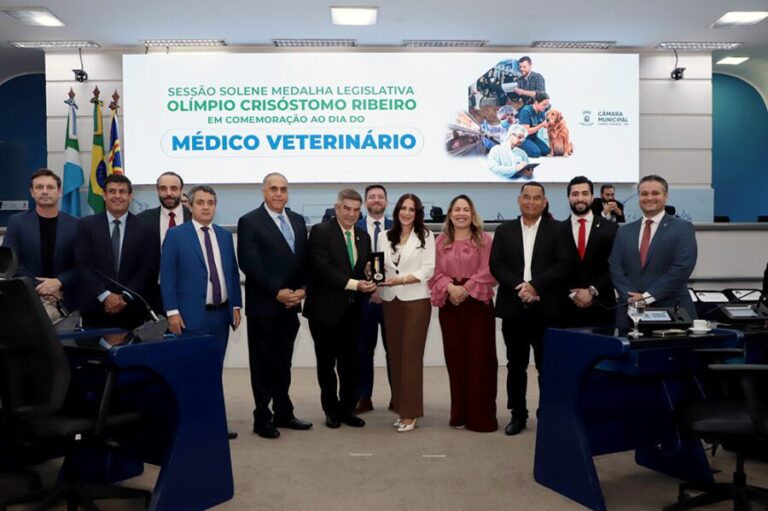 Médicos veterinários são homenageados em Sessão Solene na Câmara Municipal