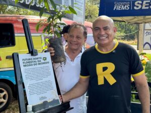 Moradores participam de ação realizada pelo vereador Ronilço Guerreiro no futuro Horto do Segredo