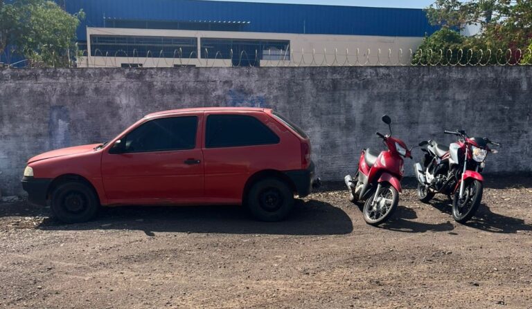 PM realiza operação blitz e apreende veículos irregulares em Sonora