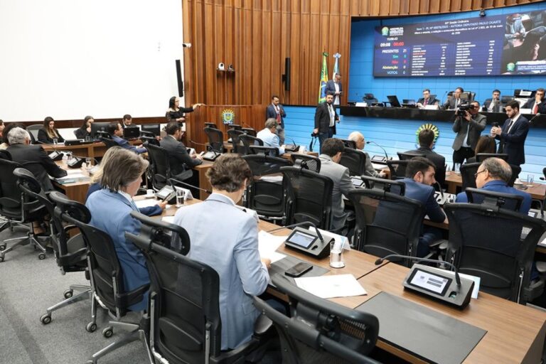 Parlamentares apreciarão seis projetos na primeira sessão da semana