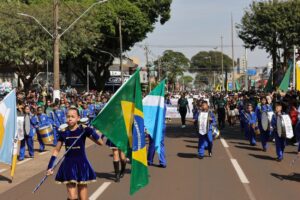 Pela primeira vez, todas as escolas e Ceims da rede municipal participam do desfile de 7 de Setembro em Dourados