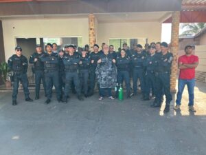 Policiais de Coxim recepcionam sargento após internação por fibrose pulmonar
