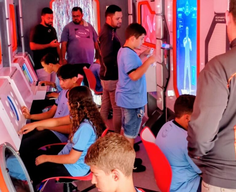 Prefeitura propicia a alunos da Reme, experiência imersiva sobre prevenção ao câncer 