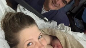 Samuel Rosa anuncia nascimento de Dora, sua quarta filha