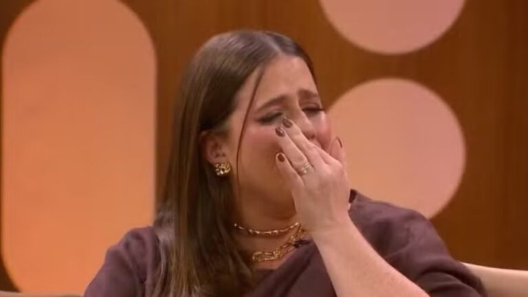 Tati Machado chora e diz que não vai desistir de ser mãe