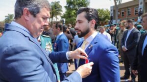 Vereador Fábio Rocha é homenageado com a Medalha Insígnia do Mérito Policial-Militar