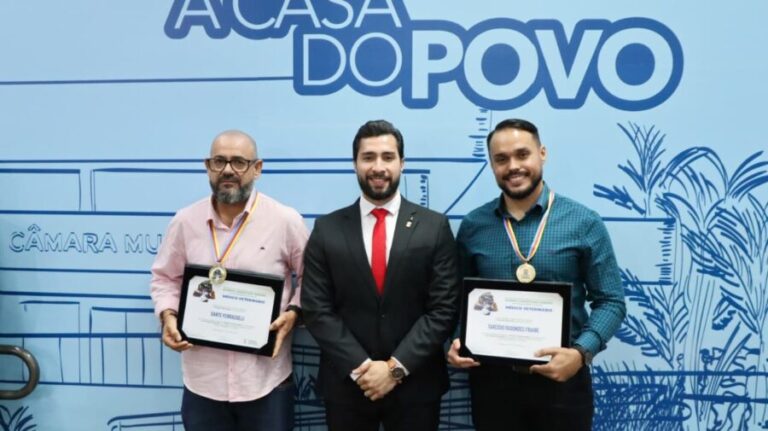 Vereador Fábio Rocha homenageia médicos veterinários em Sessão Solene na Câmara Municipal
