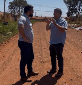 Vereador Leinha articula diálogo com Village Parati sobre cascalhamento e asfalto no Monte Alegre