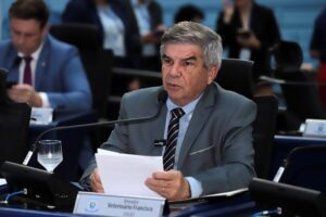 Vereador Veterinário Francisco solicita melhorias em infraestrutura urbana de bairros da Capital