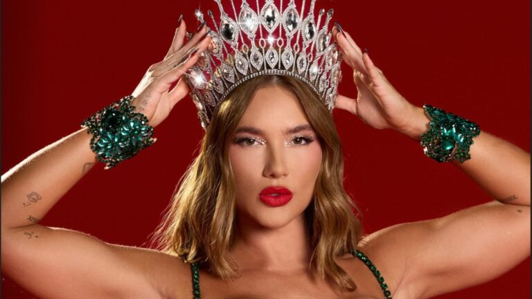 Virgínia Fonseca é coroada rainha de bateria da Grande Rio