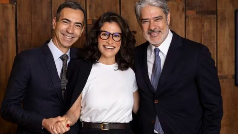 William Bonner deixa a bancada do Jornal Nacional e Tralli assume
