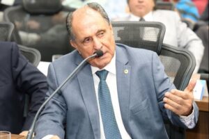 Zé Teixeira solicita apoio para criação de espaços públicos em Dourados