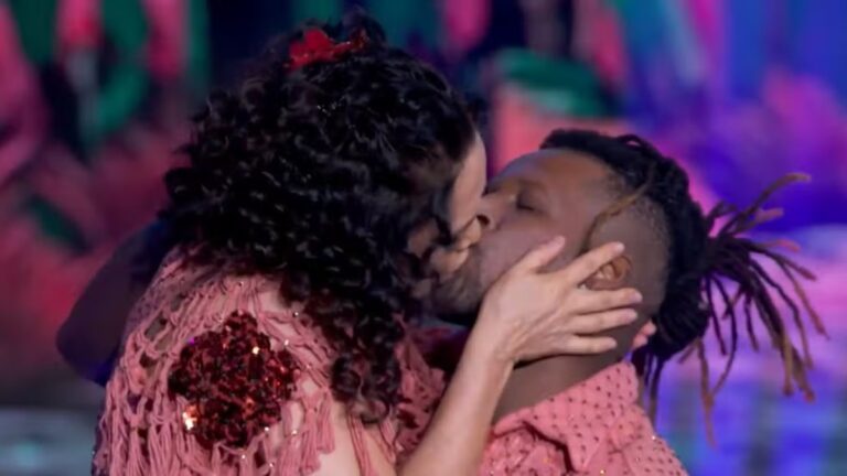 "Dança dos Famosos": Tereza Seiblitz choca ao beijar professor