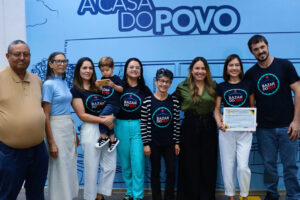 Ana Portela homenageia idealizadora do projeto “Bazar do Bem” por trabalho social em Campo Grande