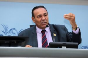 Carlão cobra de secretários municipais mais trabalho com foco na cidade principalmente nos serviços emergenciais