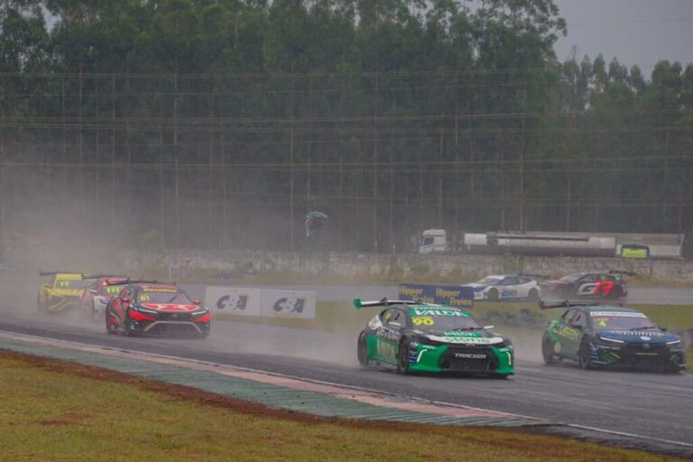 Chuva, velocidade e emoção: o retorno da Stock Car acelera os corações em Campo Grande