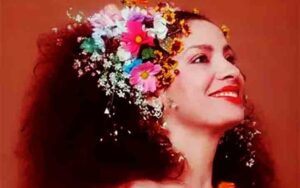 Clara Nunes: cantora que marcou o samba teve morte trágica aos 40