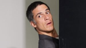Conheça a peça de teatro que colocou Mateus Solano em polêmica