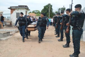 Coxim se despede com comoção do Sargento Andrade, após 37 anos de dedicação à Polícia Militar