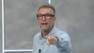 Craque Neto reclama de “overdose” de Virginia Fonseca