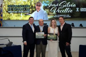 Dr. Victor Rocha homenageia líderes do Hospital São Julião e do Hospital do Câncer com a Medalha Irmã Silvia Vecellio