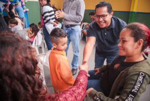 Em festa do Dia das Crianças, Papy fala sobre nova Praça e obras de asfalto no Jd. Itamaracá