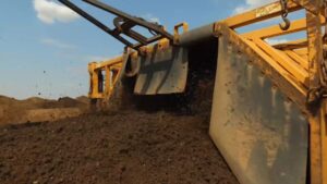 Esterco bovino: como transformar resíduo do confinamento em fonte de renda e lucro
