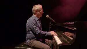 Hugo Fattoruso volta ao Brasil com o som dos tambores uruguaios