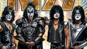 Integrante do Kiss desmaia ao volante e se envolve em acidente