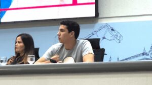 Jean critica taxação e defende reajuste de servidores administrativos