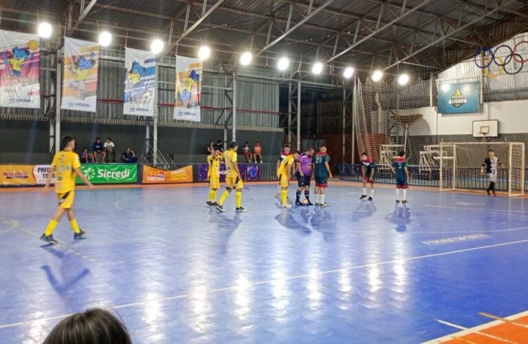 Jogos Abertos de Dourados têm finais do futsal na noite desta terça-feira