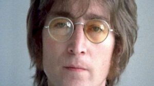 John Lennon faria 85 anos: descubra hits mais escutados do cantor