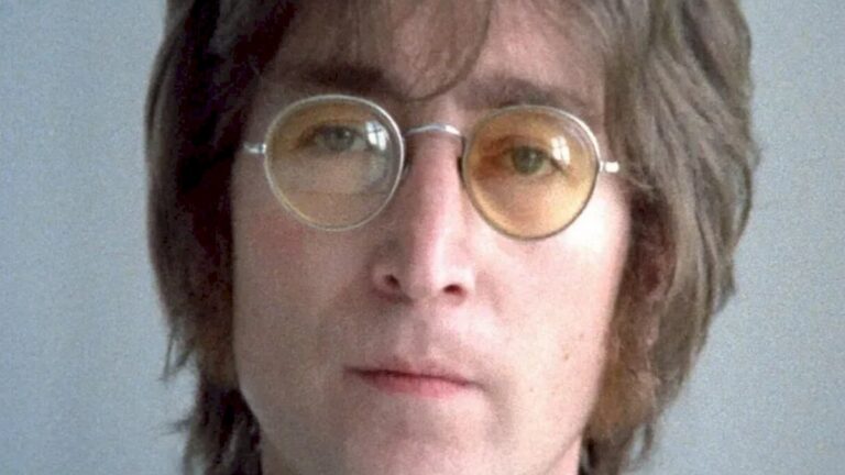John Lennon faria 85 anos: descubra hits mais escutados do cantor