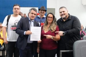 Landmark defende administrativos da educação e pede correção no projeto de reajuste enviado pela Prefeitura