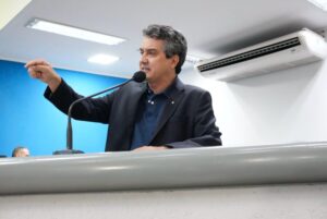 Landmark expõe bloqueio à fiscalização do Conselho de Farmácia e critica desperdício em meio à falta de remédios  